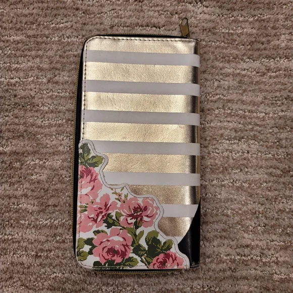 Princess Floral Wallet - Picture 2 of 6